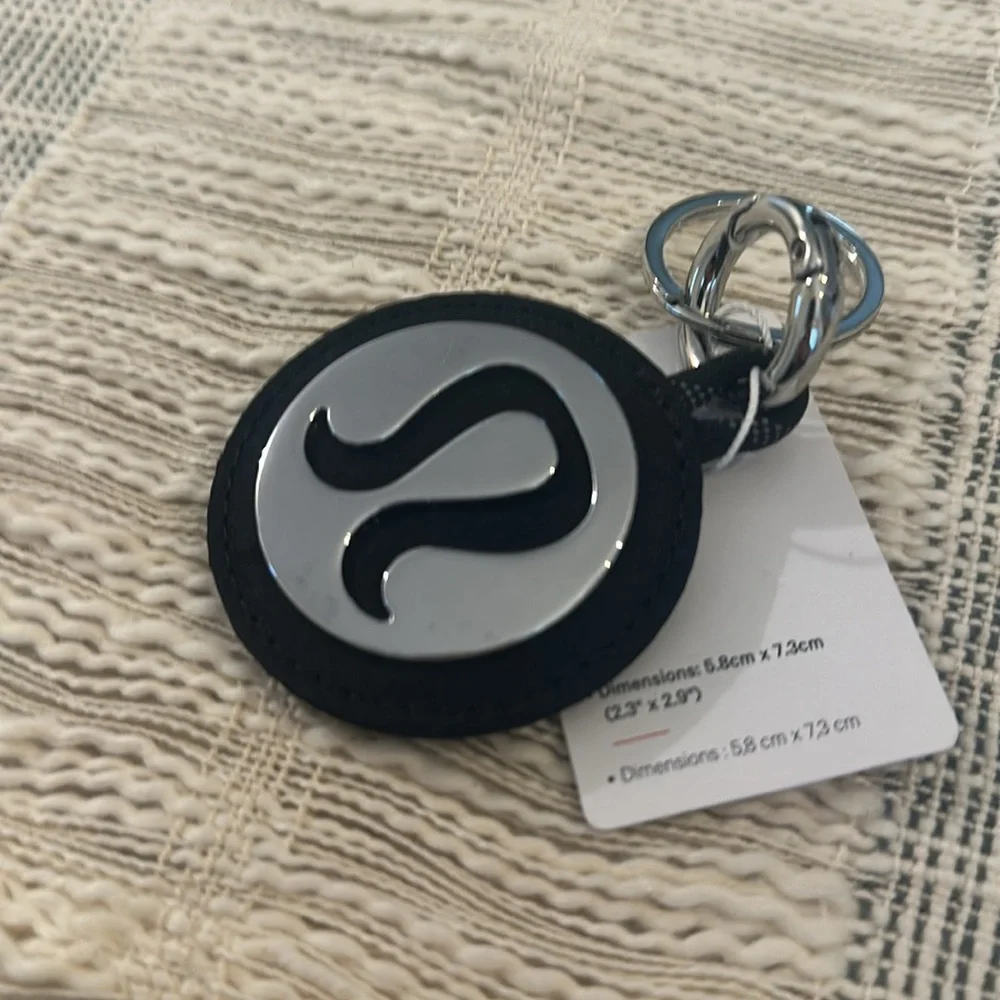 Lululemon Black and Silver Logo Bag Charm & Keychain in “LOVE” NEW - Picture 8 of 9